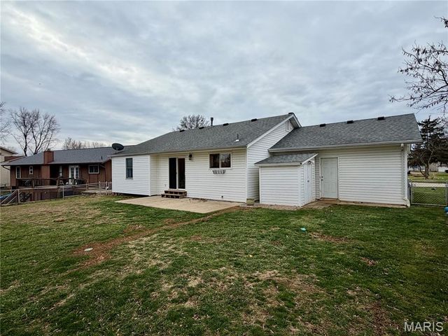 660 Woodstream Drive, St Charles, MO 63304
