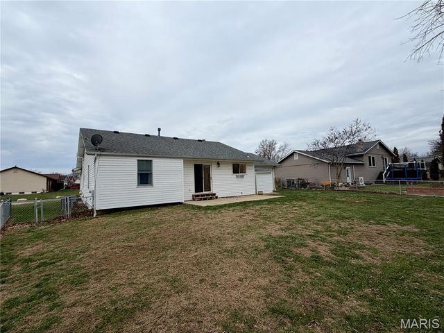 660 Woodstream Drive, St Charles, MO 63304