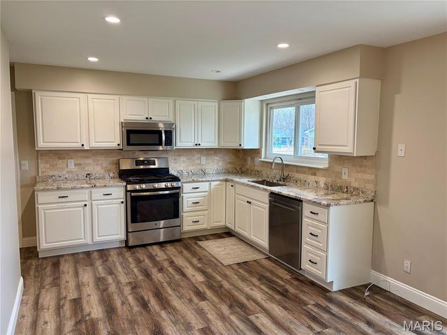 660 Woodstream Drive, St Charles, MO 63304