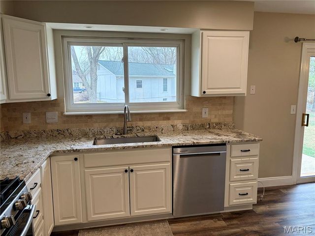 660 Woodstream Drive, St Charles, MO 63304