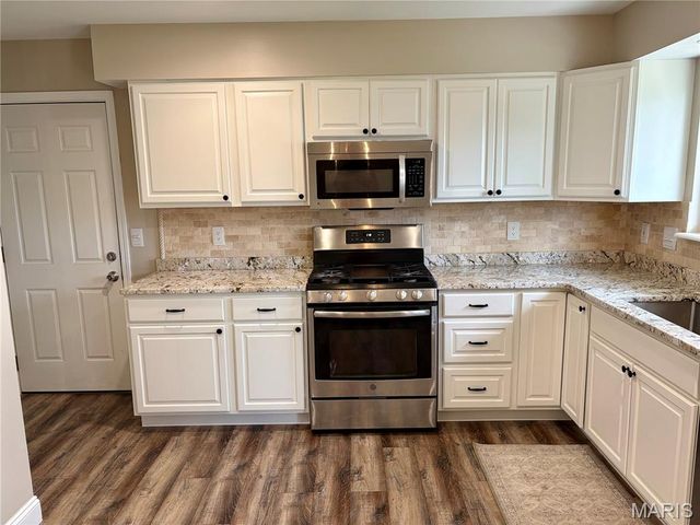 660 Woodstream Drive, St Charles, MO 63304