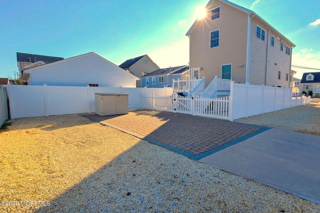 111 President Avenue, Lavallette, NJ 08735