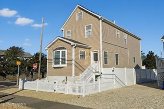 111 President Avenue, Lavallette, NJ 08735