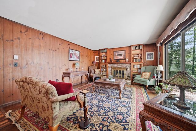 4 Clark Island Road, Amherst, NH 03031