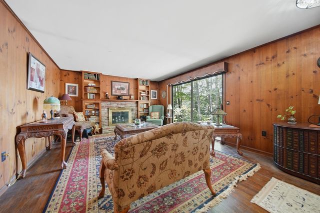 4 Clark Island Road, Amherst, NH 03031
