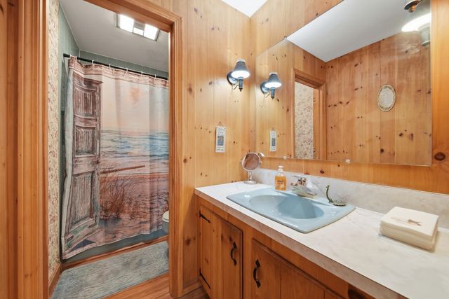 4 Clark Island Road, Amherst, NH 03031