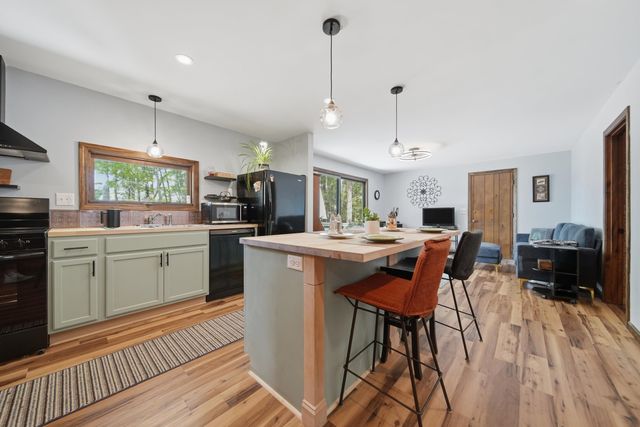 4 Clark Island Road, Amherst, NH 03031