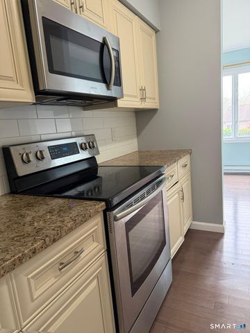 19 Twin Oaks 19, New Milford, CT 06776