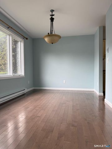 19 Twin Oaks 19, New Milford, CT 06776