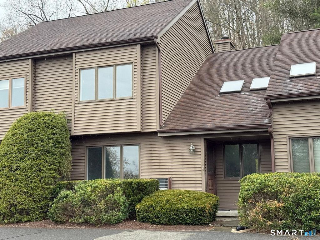 19 Twin Oaks 19, New Milford, CT 06776