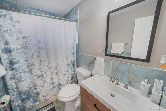 232 30th Street, Lindenhurst, NY 11757