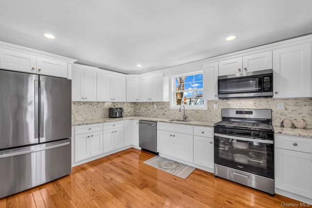 232 30th Street, Lindenhurst, NY 11757