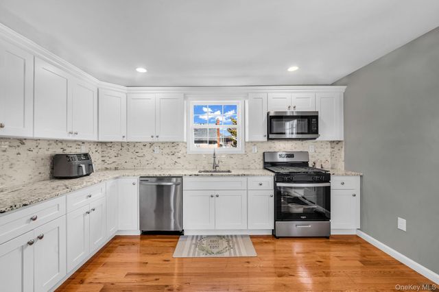 232 30th Street, Lindenhurst, NY 11757