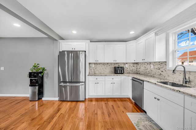 232 30th Street, Lindenhurst, NY 11757