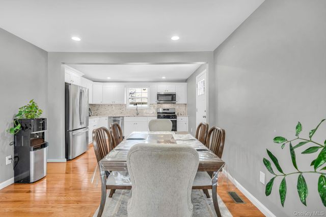 232 30th Street, Lindenhurst, NY 11757