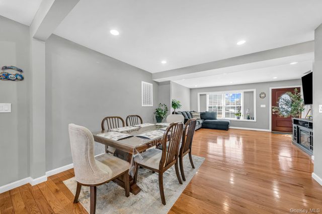 232 30th Street, Lindenhurst, NY 11757