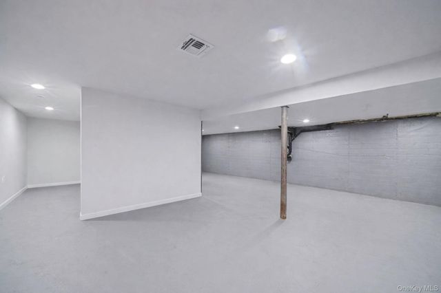 232 30th Street, Lindenhurst, NY 11757