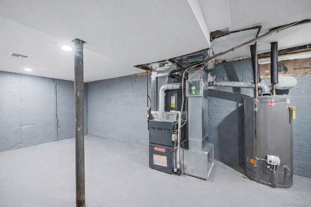 232 30th Street, Lindenhurst, NY 11757