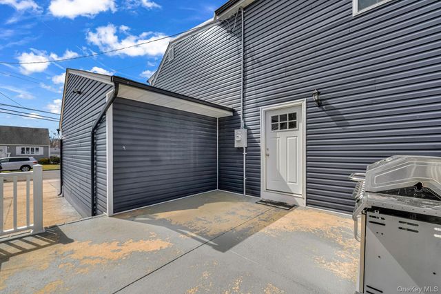 232 30th Street, Lindenhurst, NY 11757