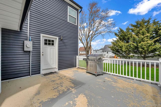 232 30th Street, Lindenhurst, NY 11757