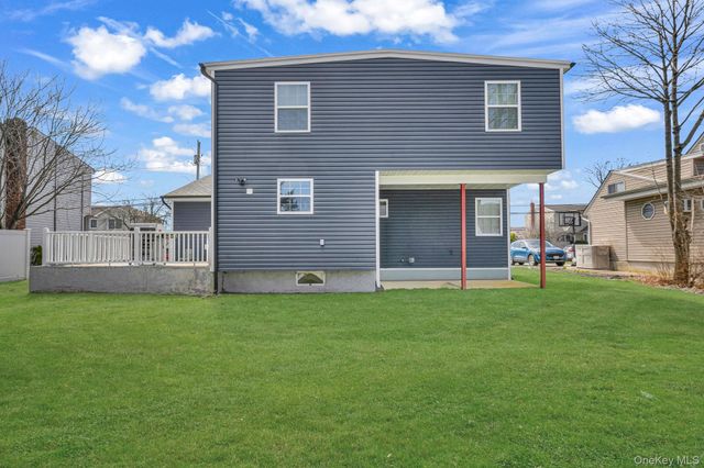 232 30th Street, Lindenhurst, NY 11757