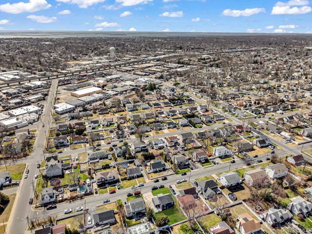 232 30th Street, Lindenhurst, NY 11757