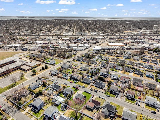 232 30th Street, Lindenhurst, NY 11757