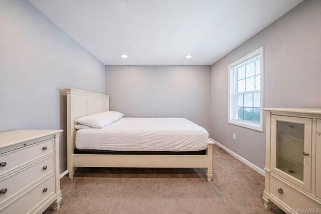 232 30th Street, Lindenhurst, NY 11757