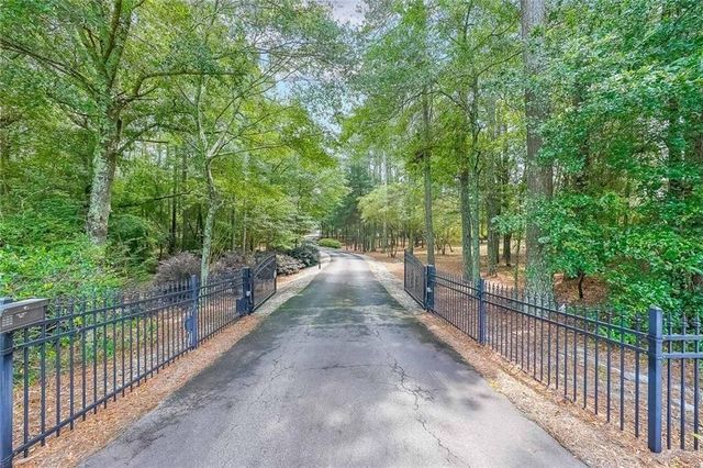 750 Old Loganville Road Southwest, Loganville, GA 30052