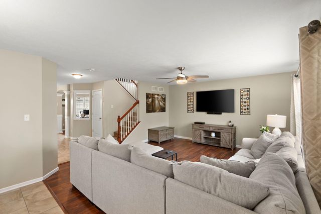 13728 Empress Lane, Dyer, IN 46311