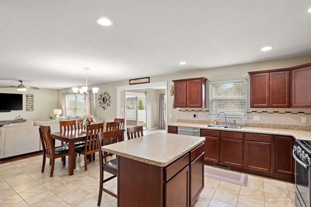 13728 Empress Lane, Dyer, IN 46311