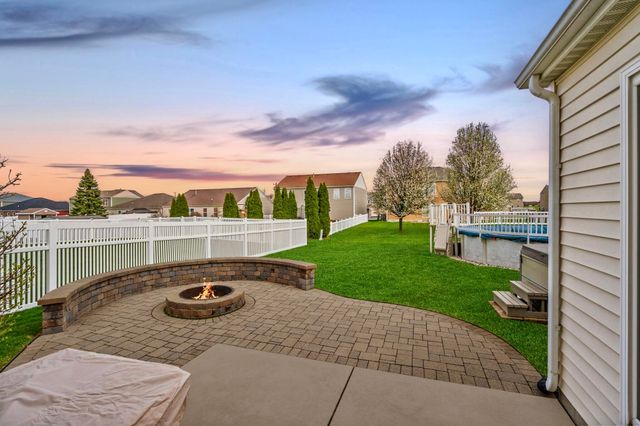 13728 Empress Lane, Dyer, IN 46311