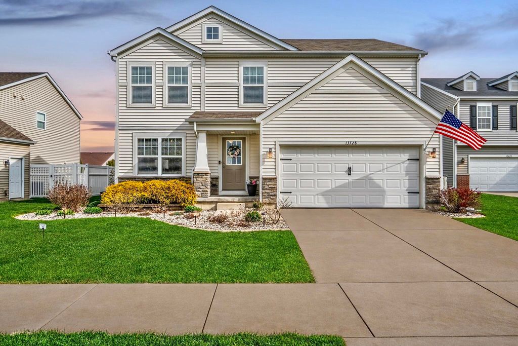 13728 Empress Lane, Dyer, IN 46311