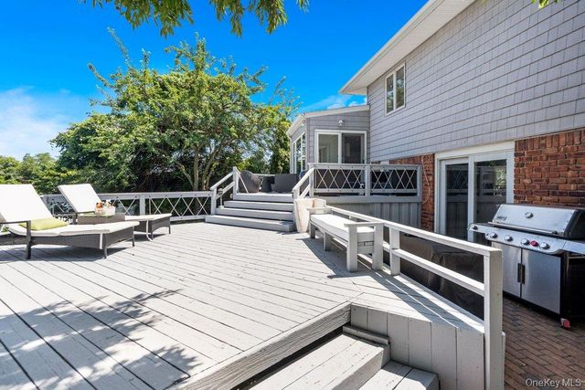 676 Derby Avenue, Woodmere, NY 11598