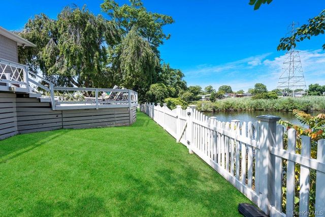 676 Derby Avenue, Woodmere, NY 11598