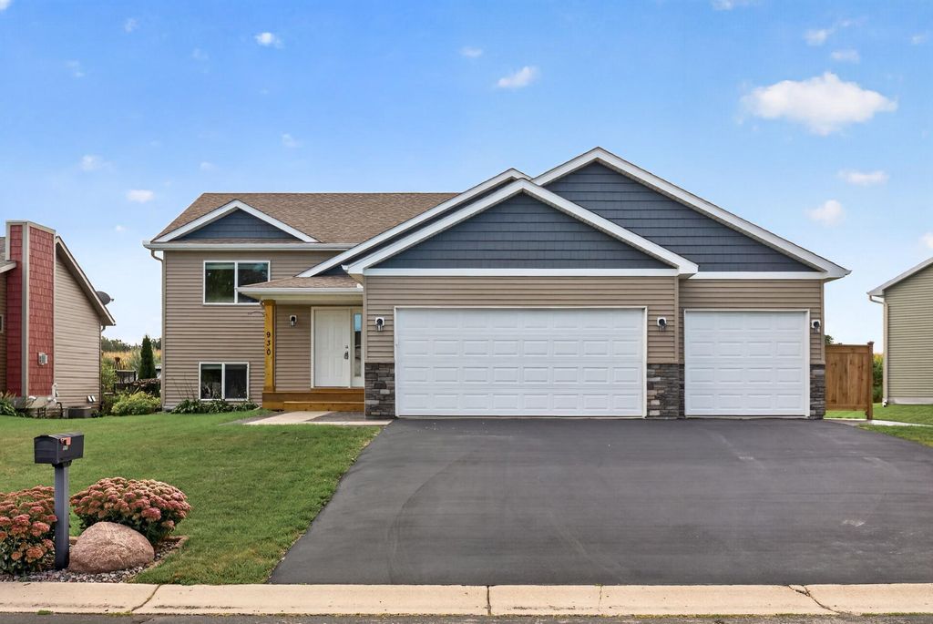 930 Meadows Boulevard, Norwood Young America, MN 55397 — exterior