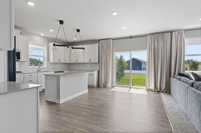 18203 Hideaway Trail, Lakeville, MN 55044
