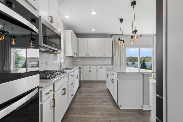 18203 Hideaway Trail, Lakeville, MN 55044