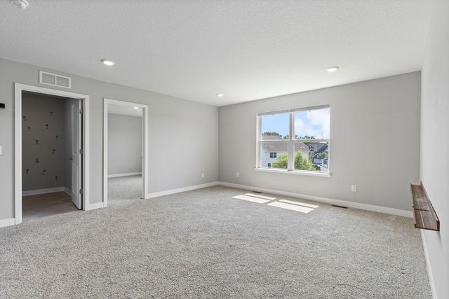 18203 Hideaway Trail, Lakeville, MN 55044