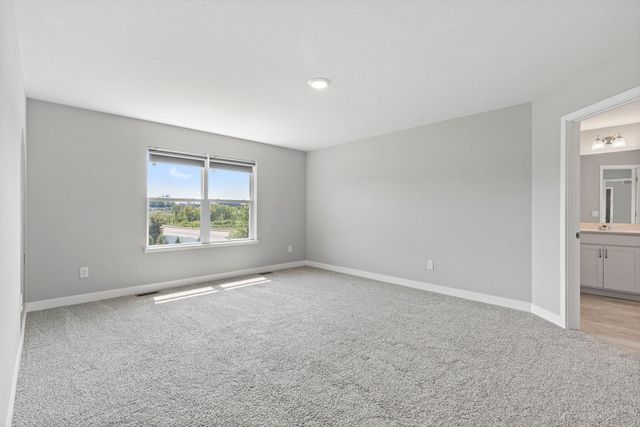 18203 Hideaway Trail, Lakeville, MN 55044