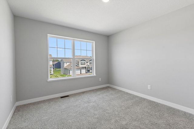 18203 Hideaway Trail, Lakeville, MN 55044