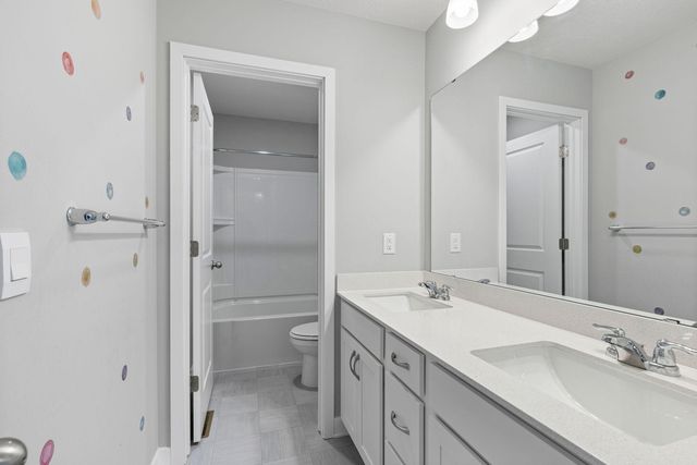 18203 Hideaway Trail, Lakeville, MN 55044