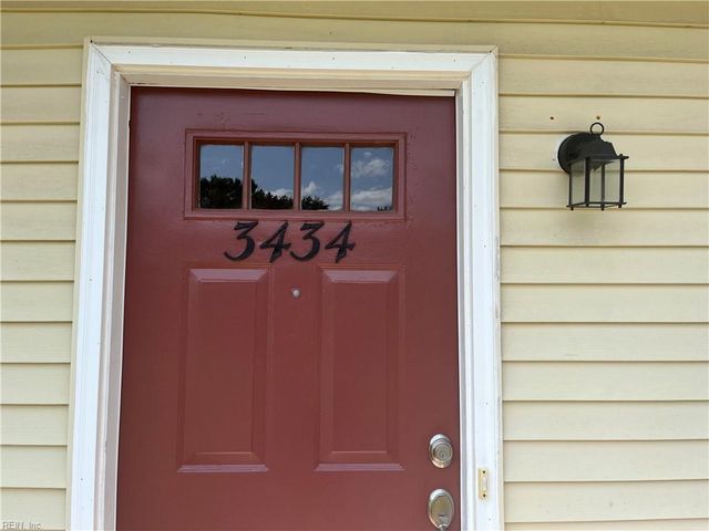 3434 Clover RD, Chesapeake, VA 23321