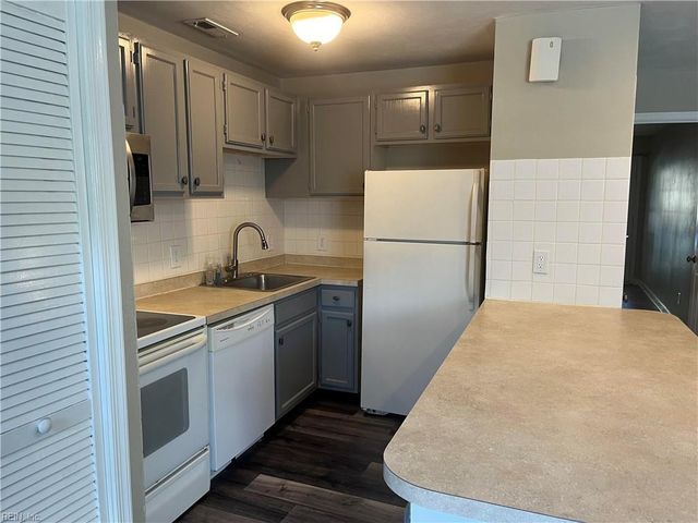 3434 Clover RD, Chesapeake, VA 23321