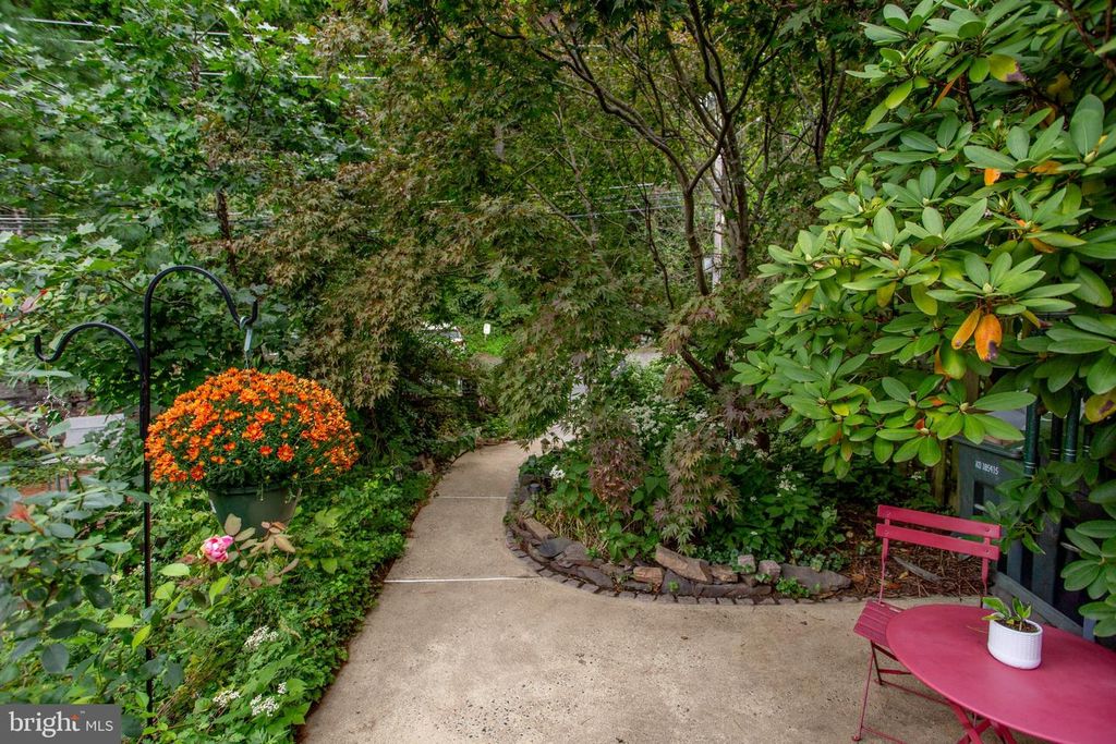 28 BRUNSWICK AVE, LAMBERTVILLE, NJ 08530 — photo 4