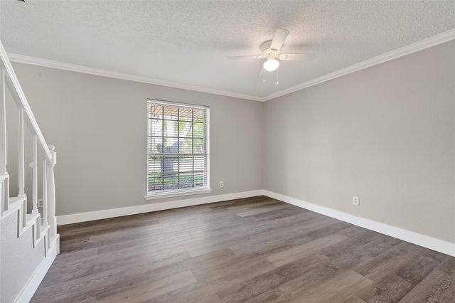 4002 Cedar Ridge Ct, Houston, TX 77082