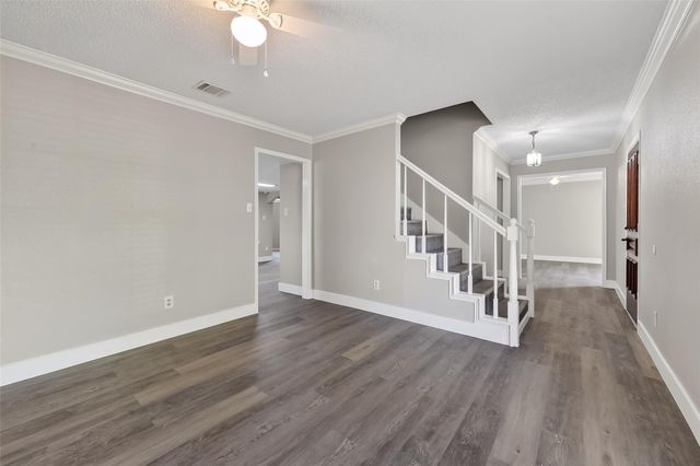 4002 Cedar Ridge Ct, Houston, TX 77082