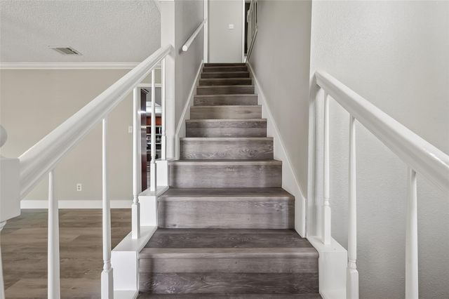 4002 Cedar Ridge Ct, Houston, TX 77082