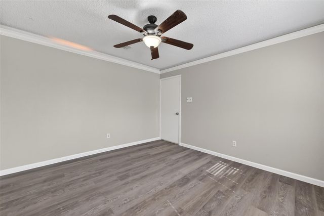 4002 Cedar Ridge Ct, Houston, TX 77082