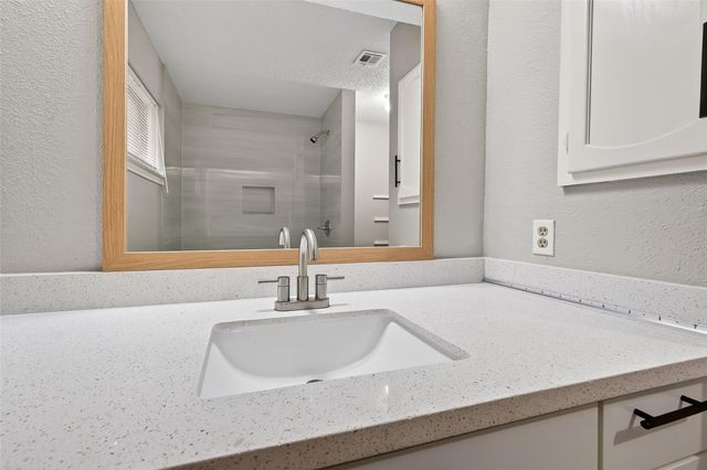 4002 Cedar Ridge Ct, Houston, TX 77082